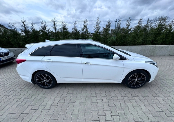Hyundai i40 cena 59500 przebieg: 148460, rok produkcji 2019 z Chełmża małe 301